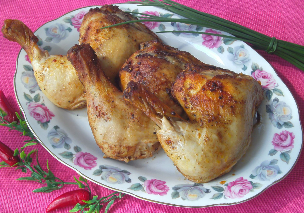 Pieczone paprykowe udka z kurczaka foto