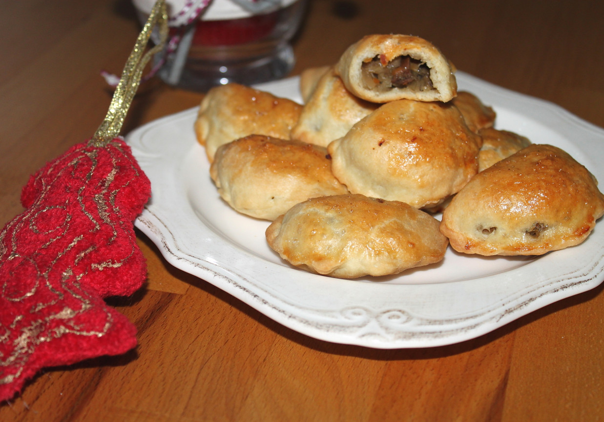 Pieczone pierogi wigilijne foto