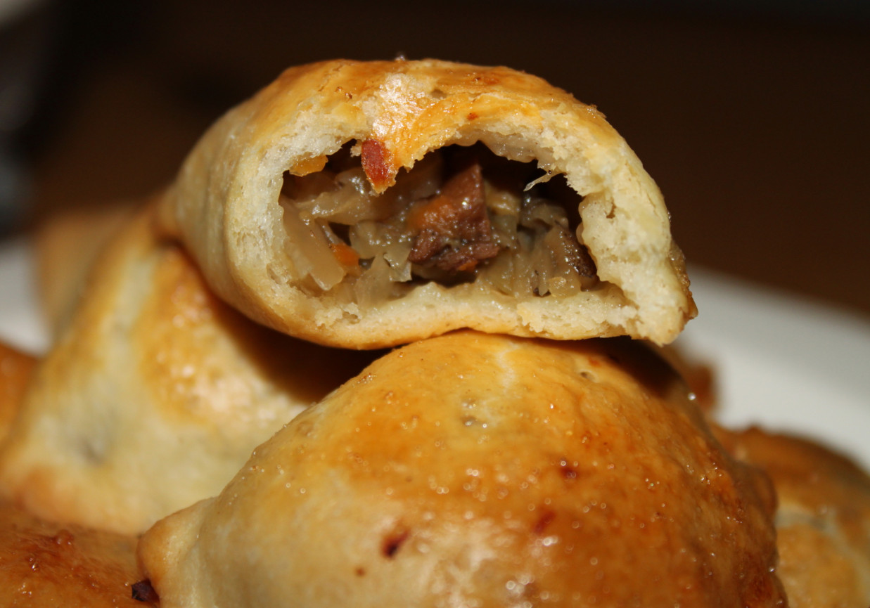 Pieczone pierogi wigilijne foto