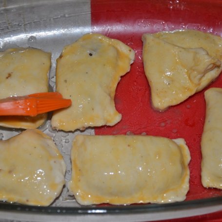 Krok 8 - Pieczone pierogi z kaszą gryczaną foto