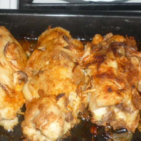 Krok 8 - Pieczone roladki z piersi kurczaka faszerowane mięsem mielonym foto