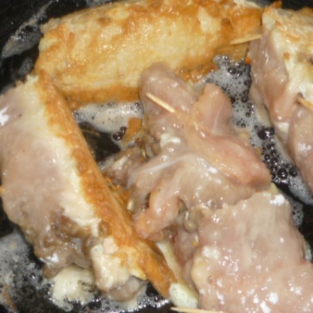 Krok 6 - Pieczone roladki z piersi kurczaka faszerowane mięsem mielonym foto