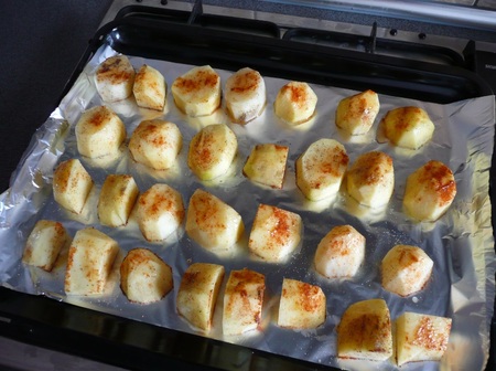 Pieczone ziemniaczki z dipem czosnkowym
