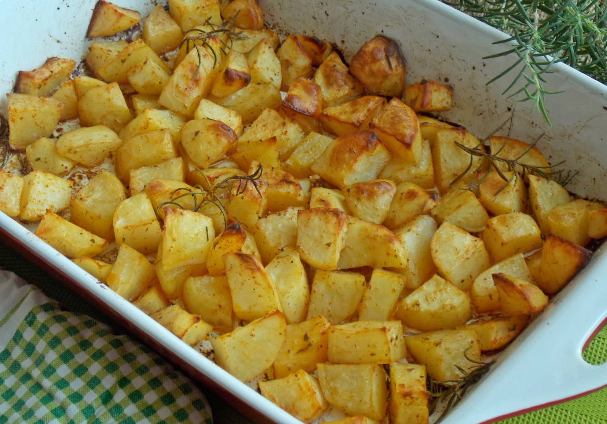 Pieczone ziemniaki do obiadu foto