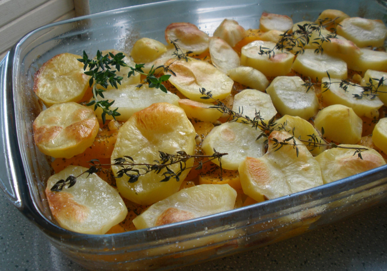 Pieczone ziemniaki z dynią w marynacie foto