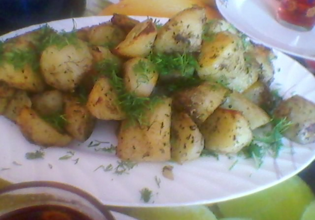 Pieczone ziemniaki z koprem foto