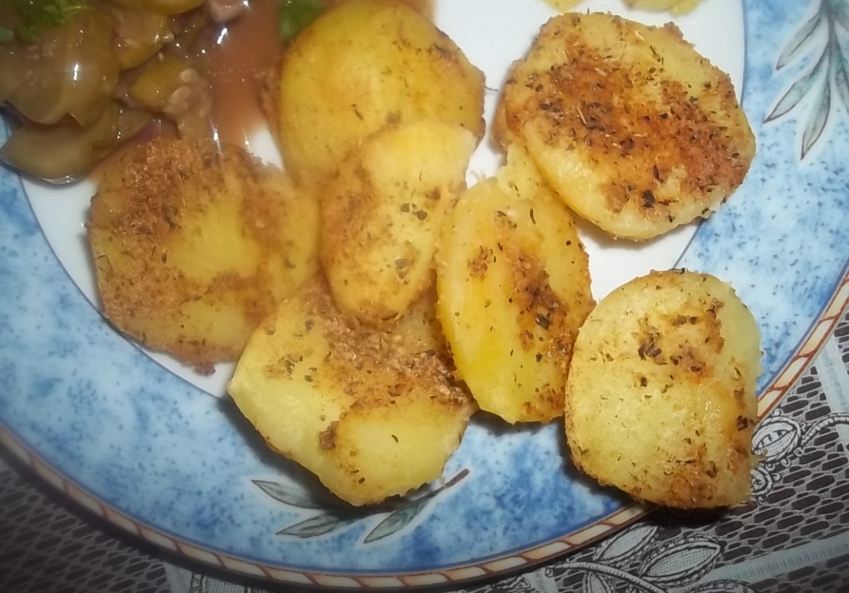 Pieczone ziemniaki z ziołami prowansalskimi foto