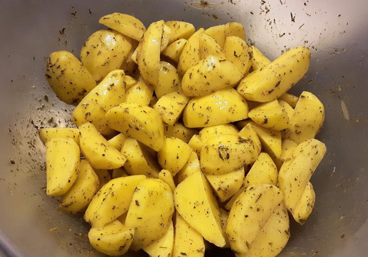 Pieczone ziemniaki z ziołami foto