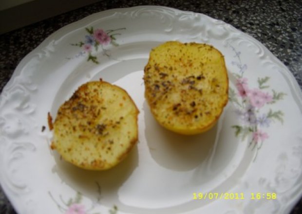 Fotografia przedstawiająca Pieczone ziemniaki