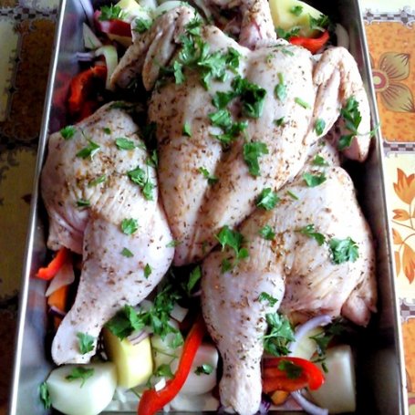 Krok 4 - Pieczony kurczak na warzywach foto