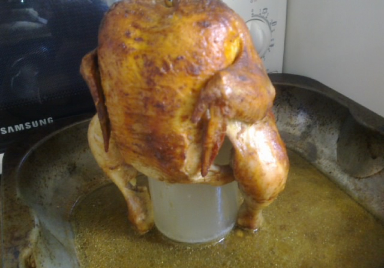 Pieczony kurczak w całości z papryką foto