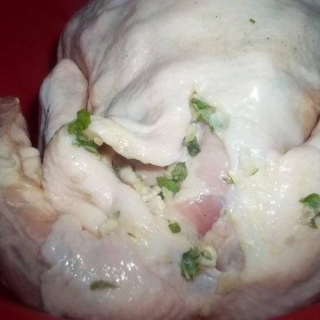 Krok 4 - Pieczony kurczak z czosnkiem i melisą foto