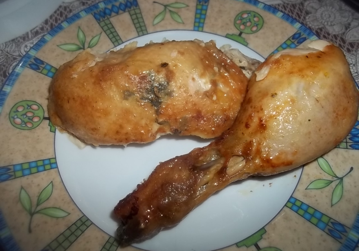 Pieczony kurczak z czosnkiem i melisą foto