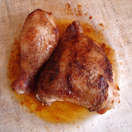 Krok 2 - Pieczony kurczak z sosem miodowo-czosnkowym foto