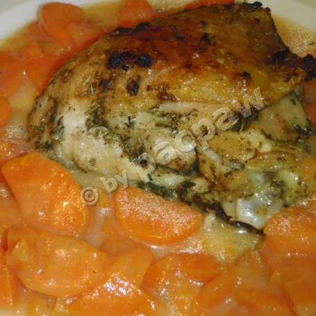 Krok 5 - Pieczony kurczak ziołowy z marchewką parowaną foto