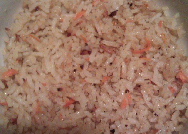 Fotografia przedstawiająca pieczony ryż z warzywami