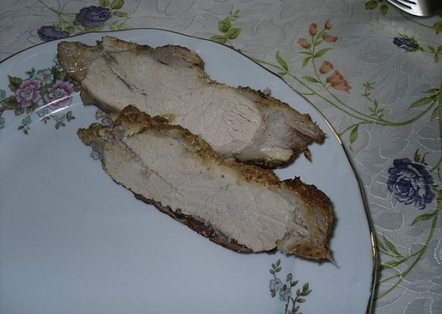 Fotografia przedstawiająca Pieczony schab na ciepło do obiadu