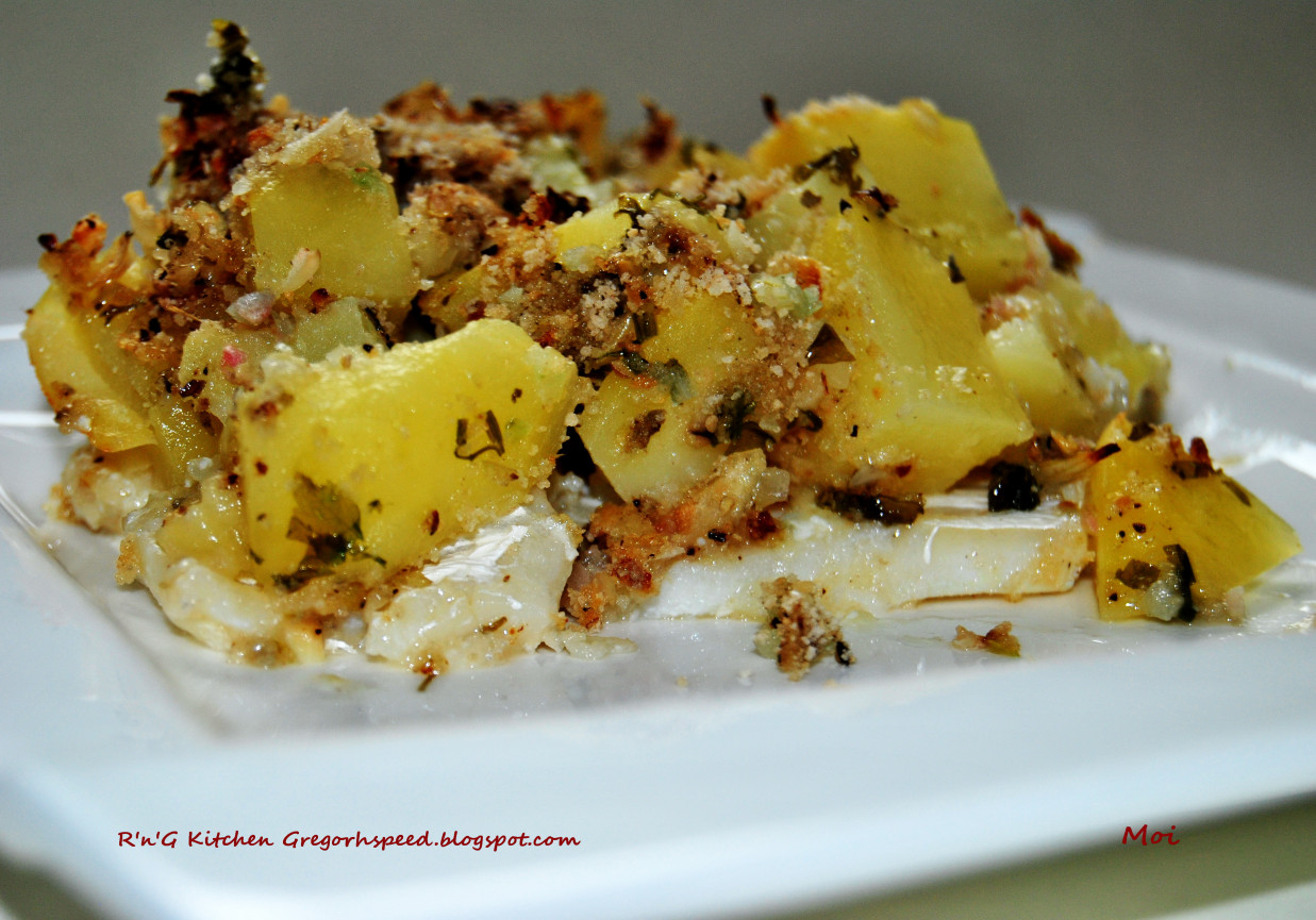 Pieczony solony dorsz (Baccala al forno con patate)  foto