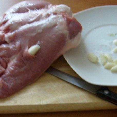 Krok 1 - Pieczony udziec z indyka z czosnkiem i tymiankiem foto