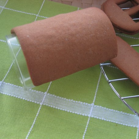 Krok 3 - Piernikowa ciuchcia pod choinkę foto