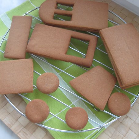 Krok 2 - Piernikowa ciuchcia pod choinkę foto