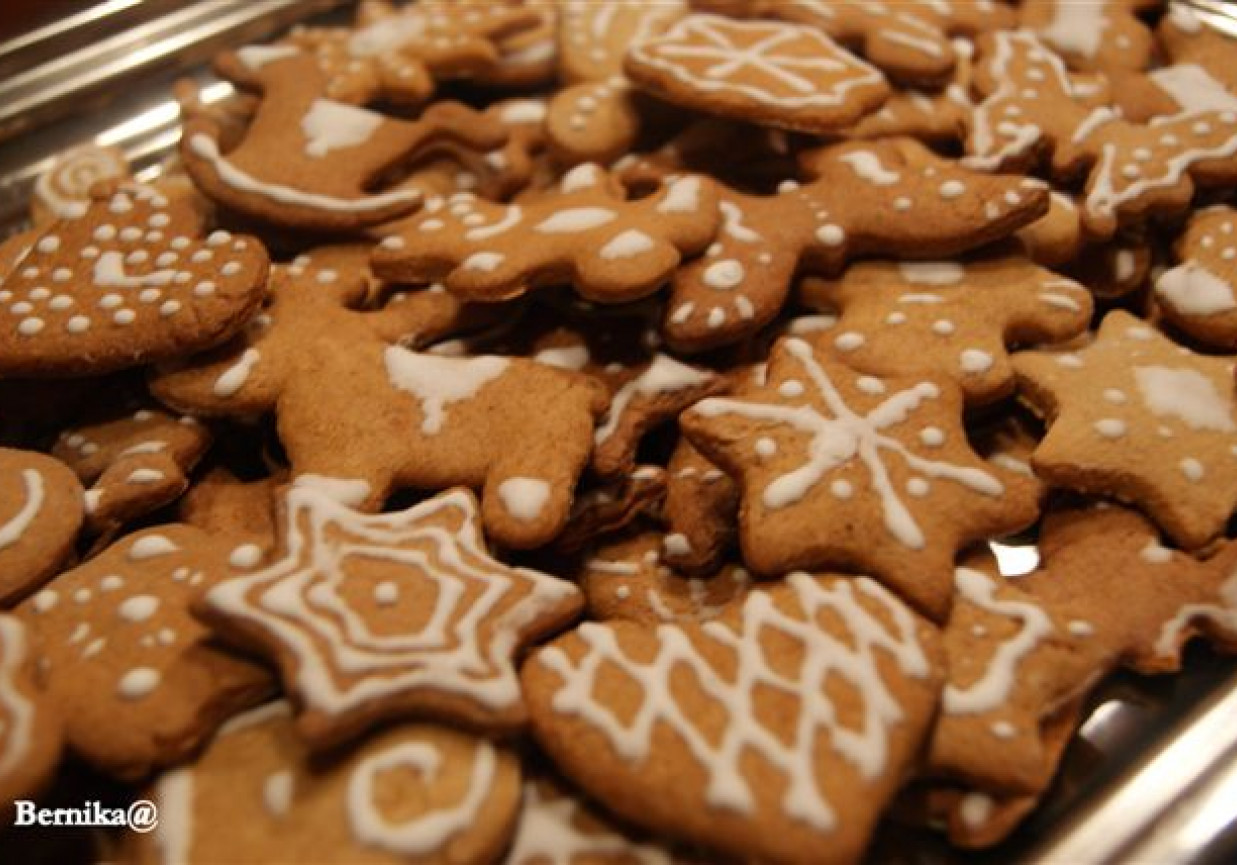 Piernikowe choinki i pierniki foto