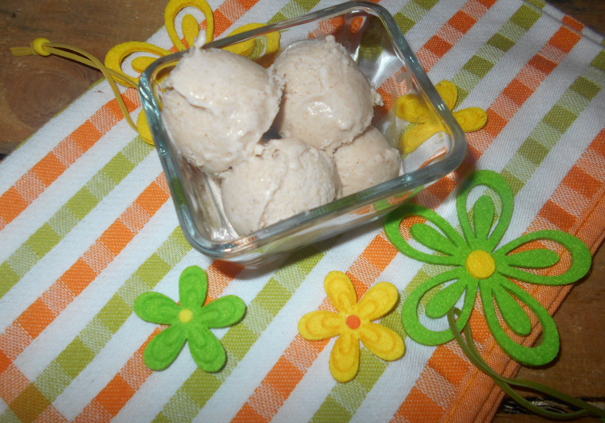 Piernikowe lody z kaszą manną foto