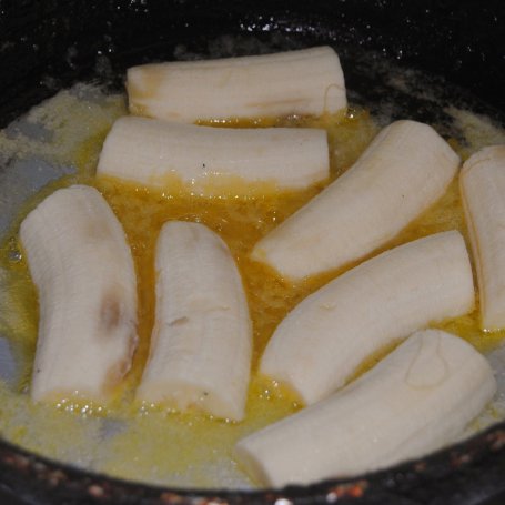 Krok 2 - Piernikowe naleśniki z karmelizowanym bananem foto