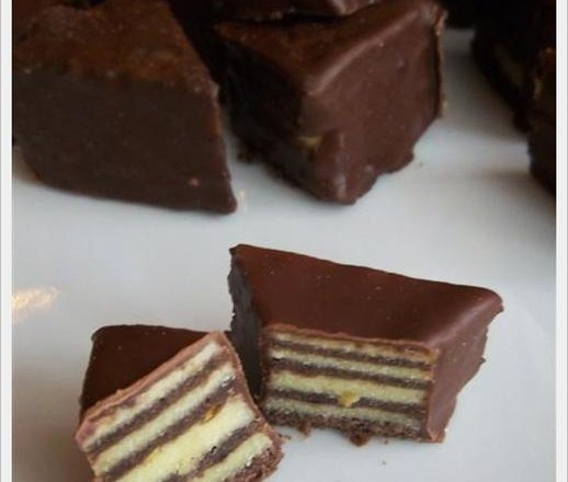 Fotografia przedstawiająca Piernikowe trójkąciki w polewie czekoladowej