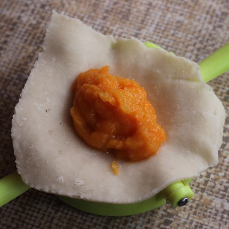 Krok 5 - Pierogi dyniowo marchewkowe foto
