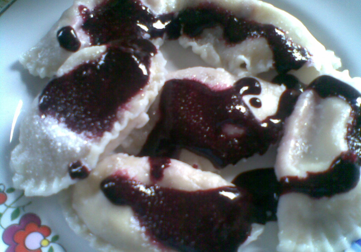 pierogi jagodowe polane musem jagodowym DoradcaSmaku.pl