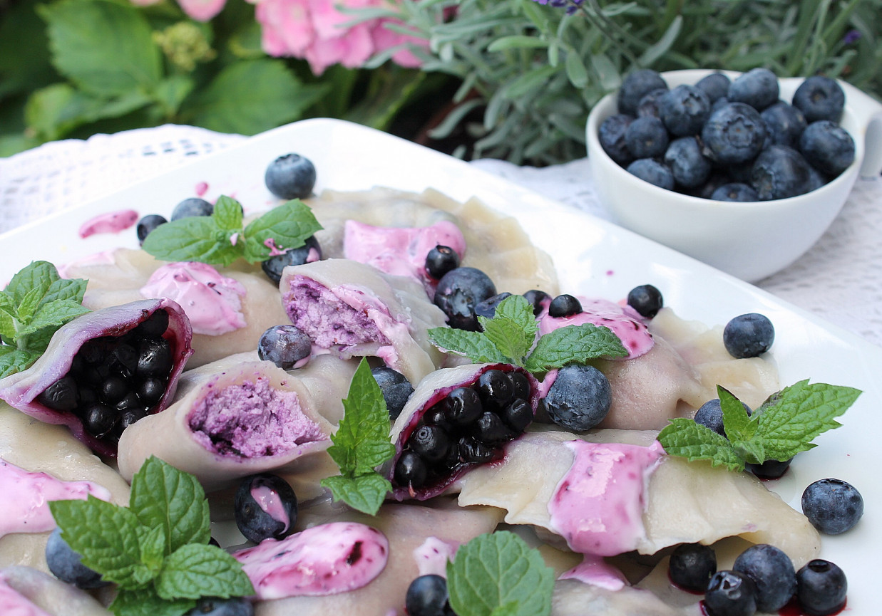 Pierogi maślane jagodowo serowe  foto