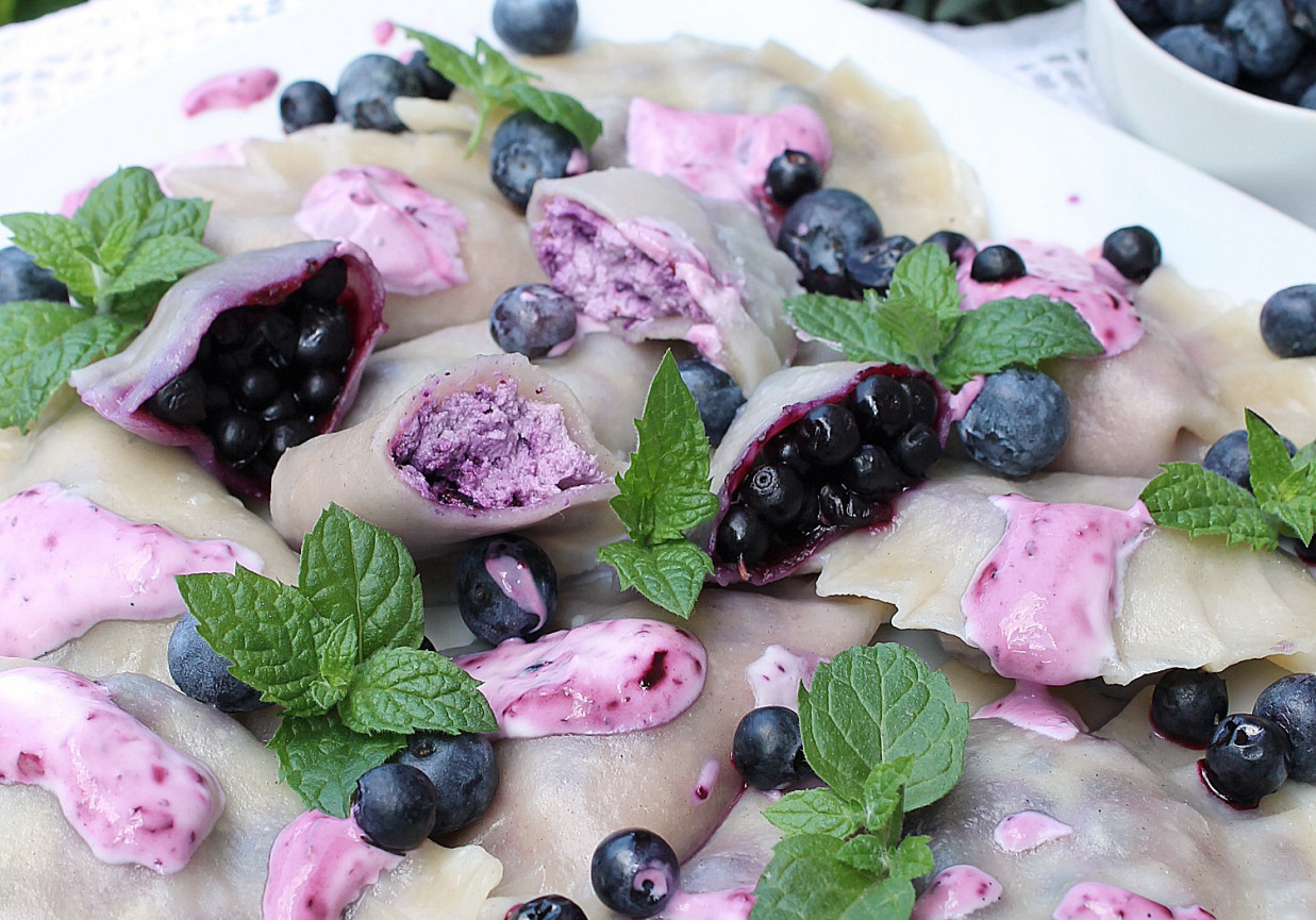 Pierogi maślane jagodowo serowe  foto