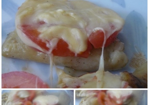 Fotografia przedstawiająca pierogi ruskie w pierzynce pomidorowo-serowej