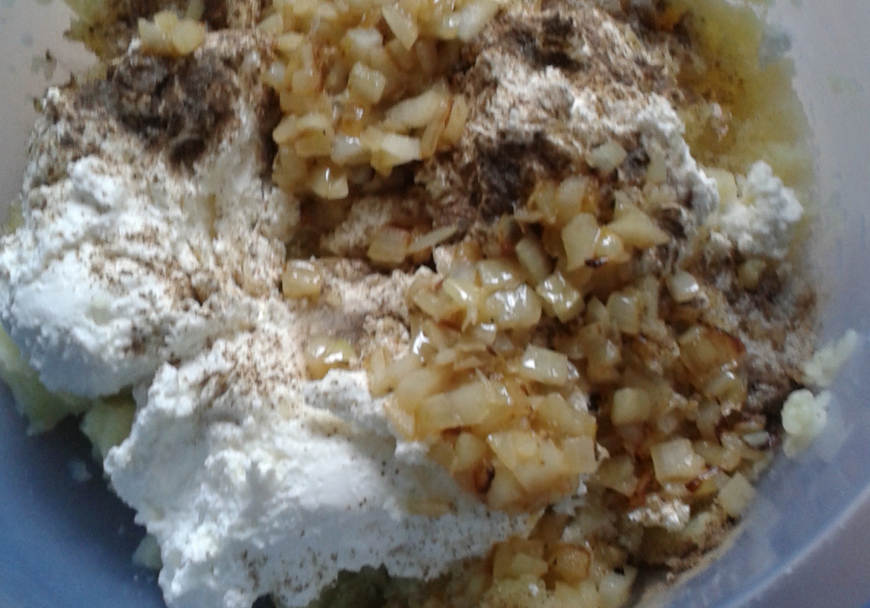 Pierogi ruskie w waflu. foto