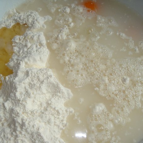Krok 11 - Pierogi ruskie z boczkiem i jogurtem naturalnym foto
