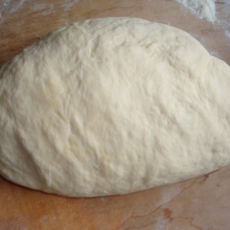 Krok 12 - Pierogi ruskie z boczkiem i jogurtem naturalnym foto