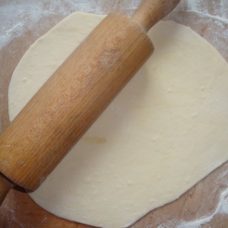 Krok 14 - Pierogi ruskie z boczkiem i jogurtem naturalnym foto