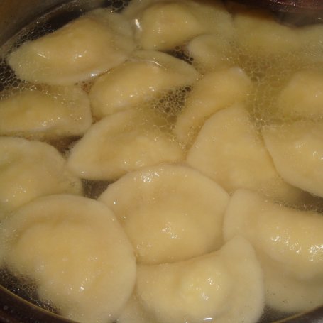 Krok 21 - Pierogi ruskie z boczkiem i jogurtem naturalnym foto