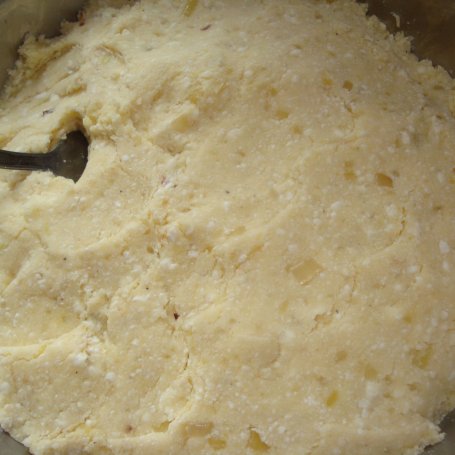 Krok 7 - Pierogi ruskie z boczkiem i jogurtem naturalnym foto