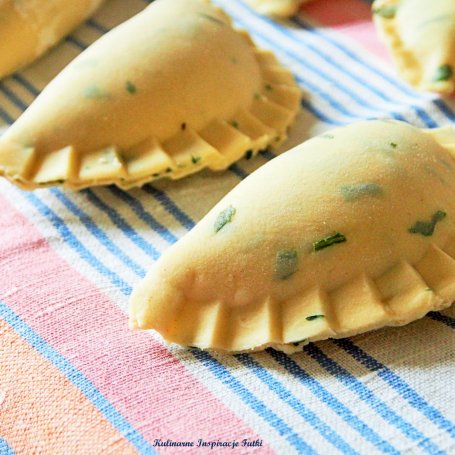 Krok 3 - Pierogi ruskie z ciasta bazyliowego foto