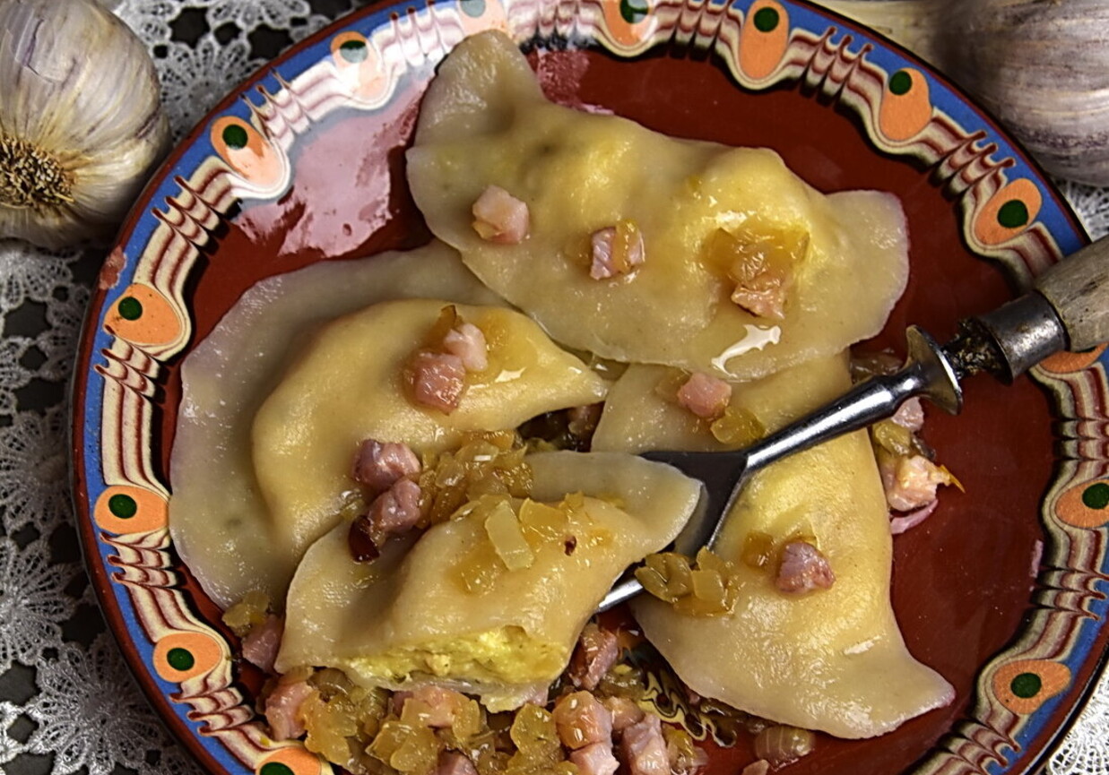 Pierogi ruskie z serem wędzonym foto