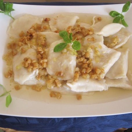 Krok 4 - Pierogi ruskie ze skwarkami i cebulą foto