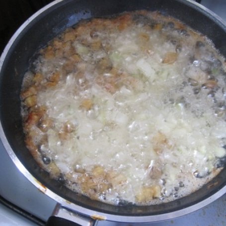 Krok 3 - Pierogi ruskie ze skwarkami i cebulą foto