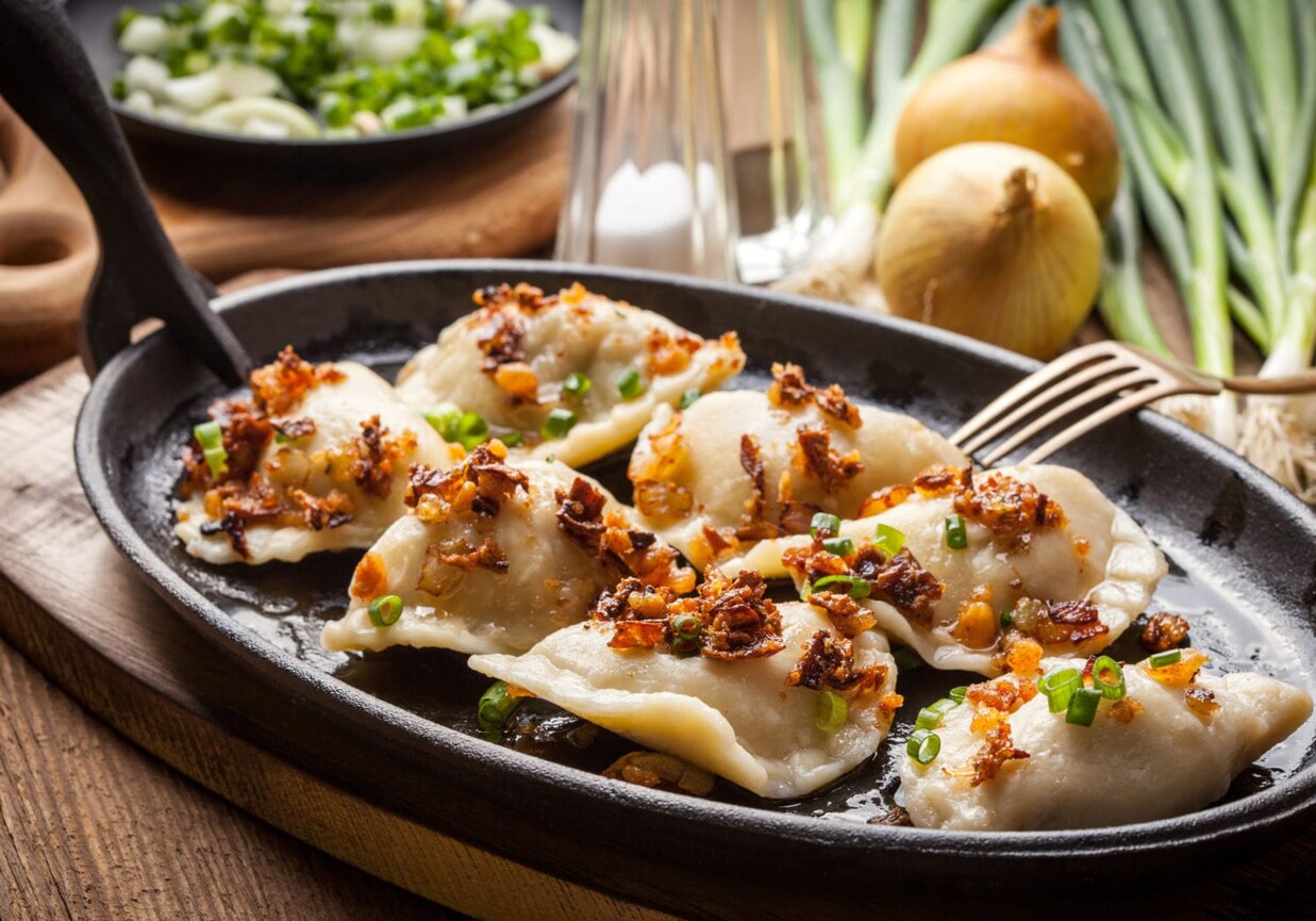 Pierogi ruskie ze skwarkami foto
