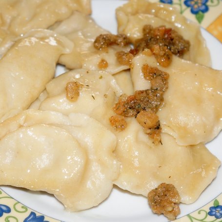 Krok 8 - Pierogi ruskie ze skwarkami foto