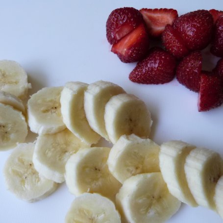 Krok 1 - Pierogi truskawkowo-bananowe foto