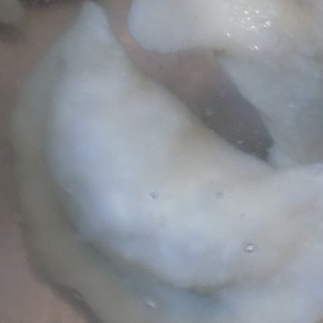 Krok 2 - Pierogi z bobem, boczkiem, koperkiem i cebulką foto