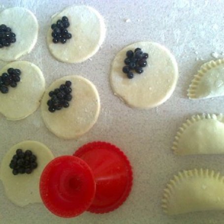 Krok 1 - Pierogi z borówkami foto