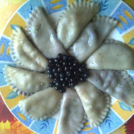 Krok 5 - Pierogi z borówkami foto